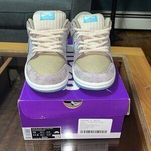 Nike Dunks SB Low Pro PRM size 10
